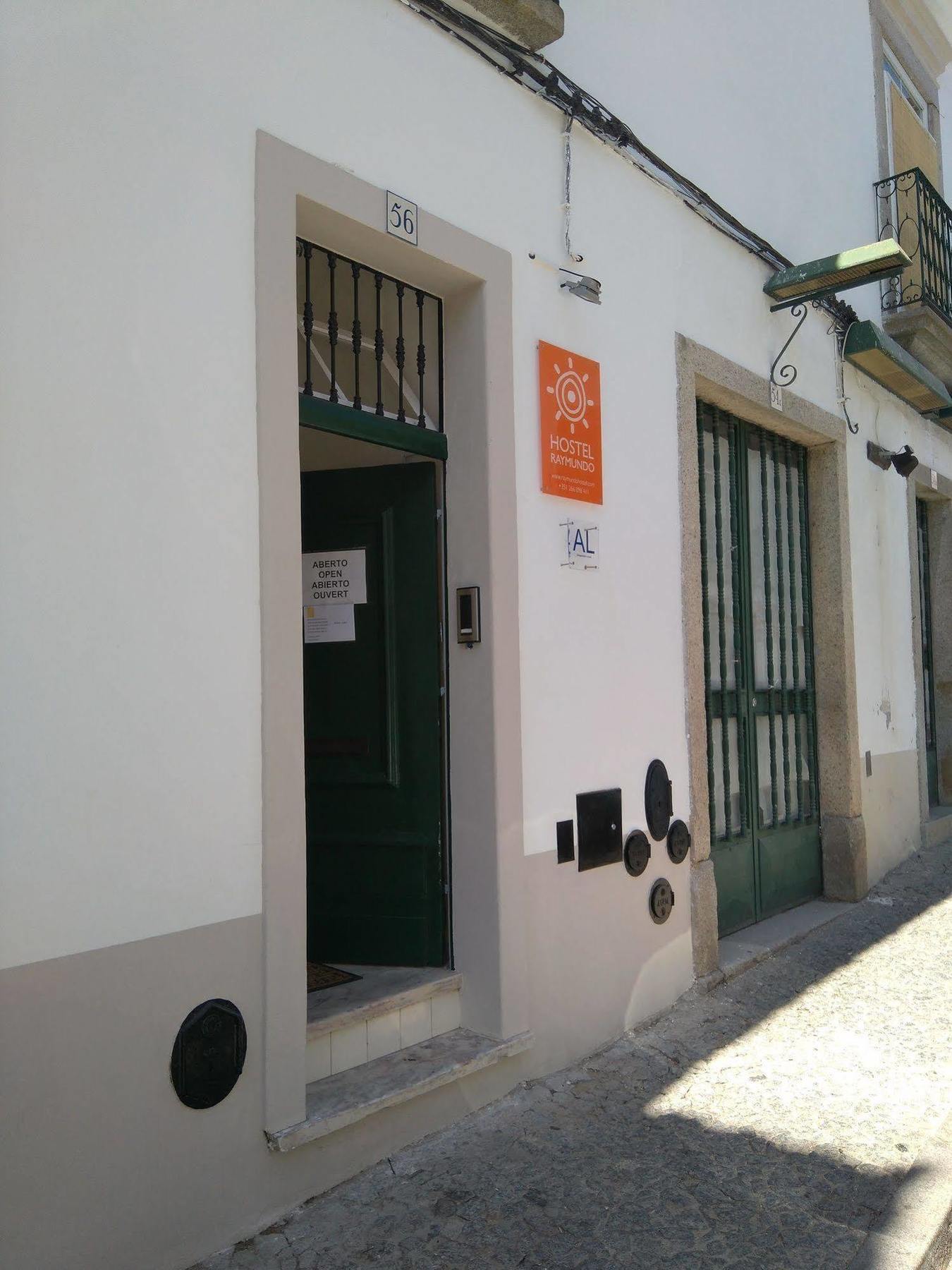 Hostel Raymundo ايفورا المظهر الخارجي الصورة