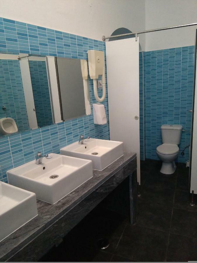 Hostel Raymundo ايفورا المظهر الخارجي الصورة