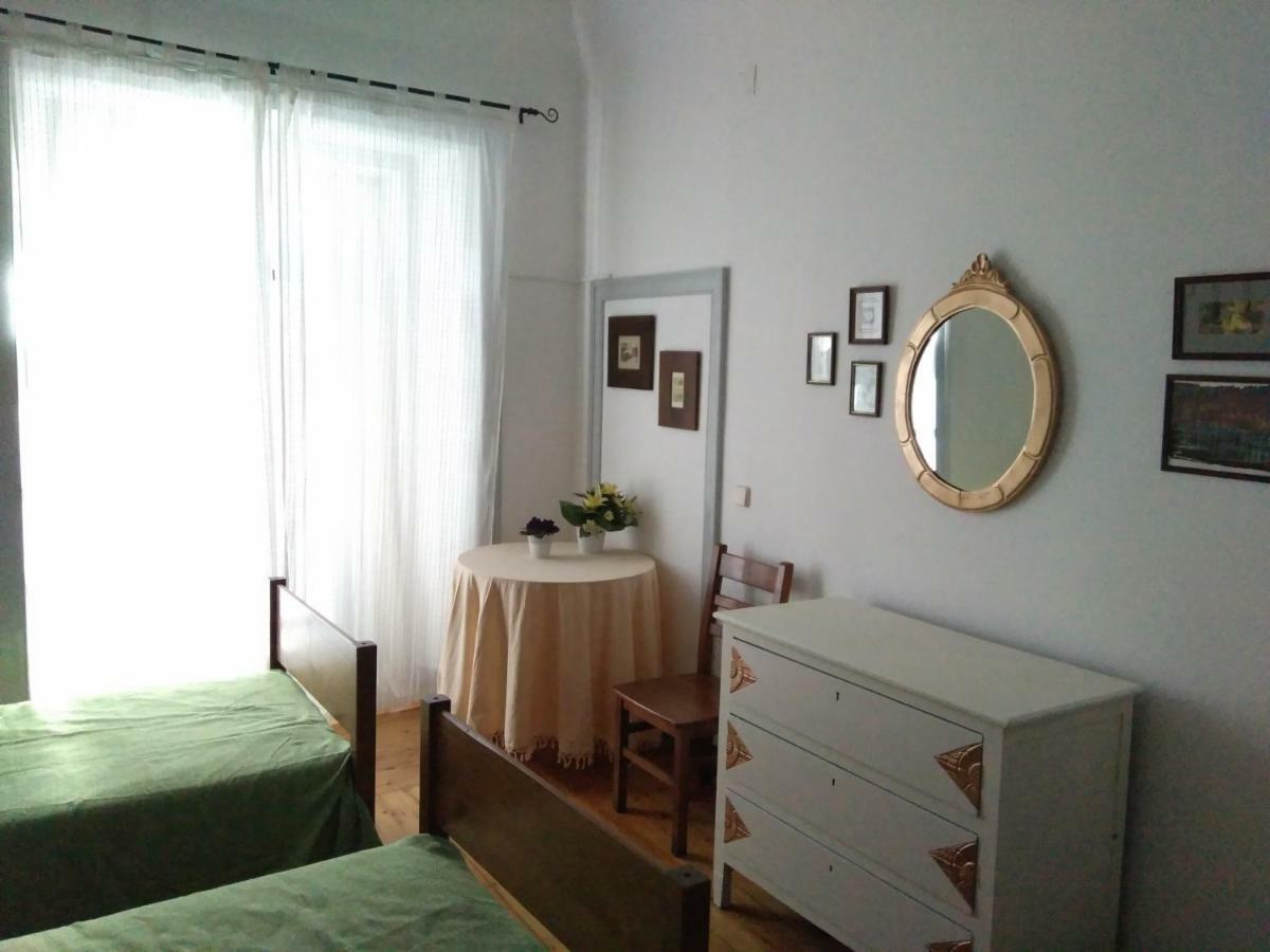 Hostel Raymundo ايفورا المظهر الخارجي الصورة